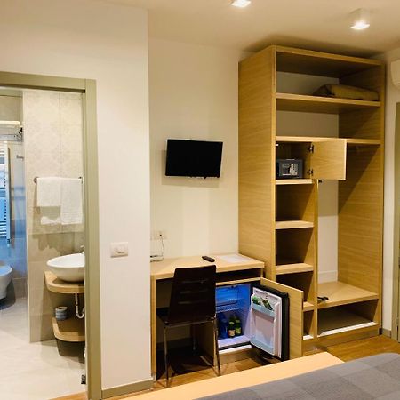 Hotel Liane Риччоне Экстерьер фото